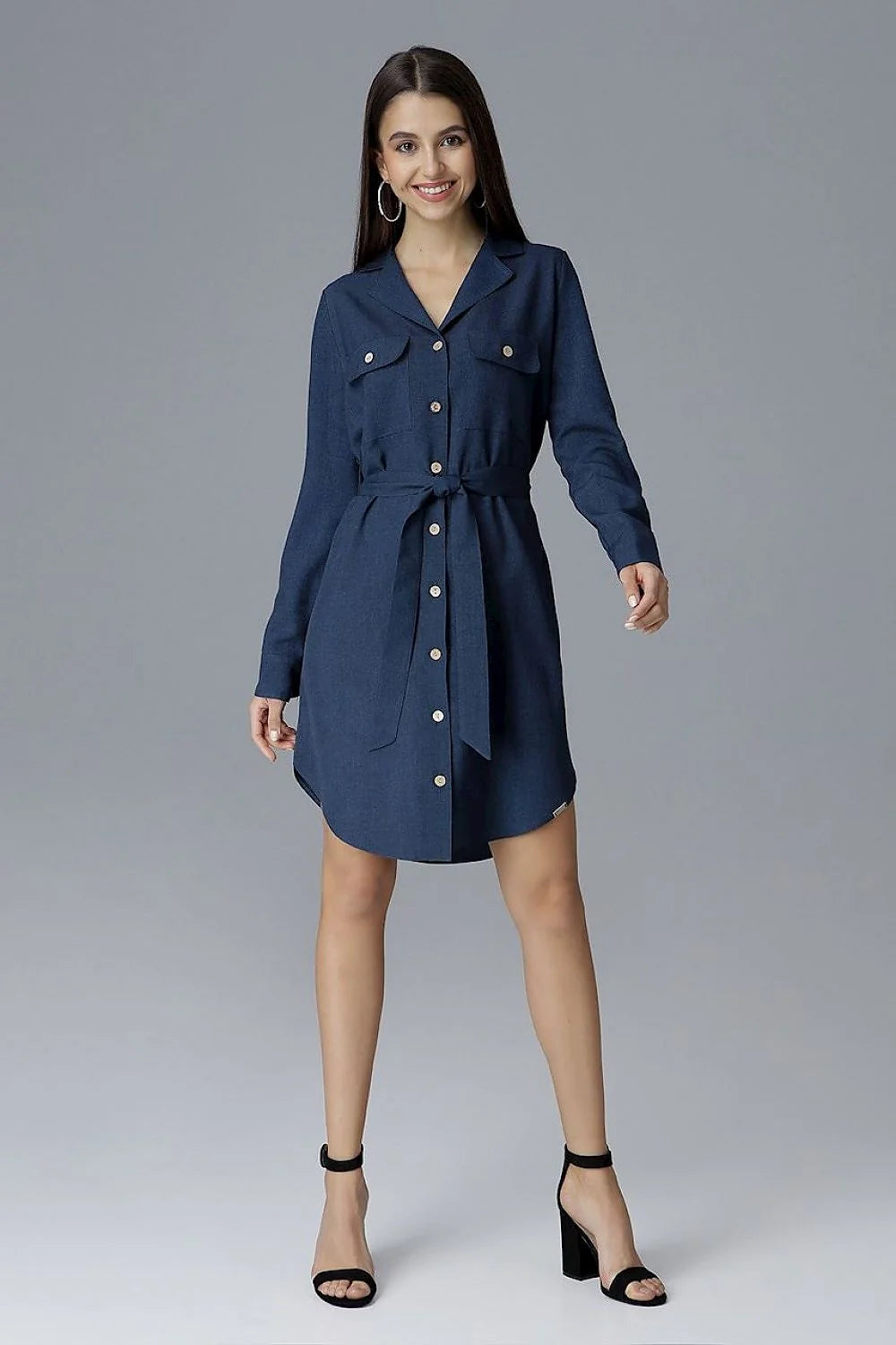 Robe chemise élégante en polyester bleu clair pour femme moderne avec ceinture et boutons