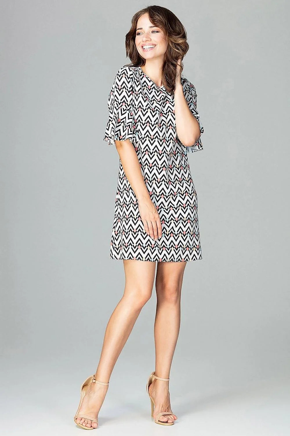 Robe chic en tissu léger moderne et tendance avec motif zigzag manches mi-longues élégante et évasée