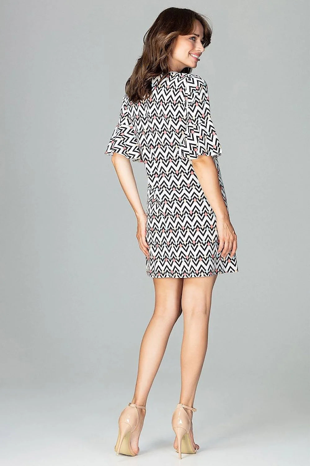 Robe chic en tissu léger moderne et tendance avec motif zigzag manches mi-longues élégante et évasée