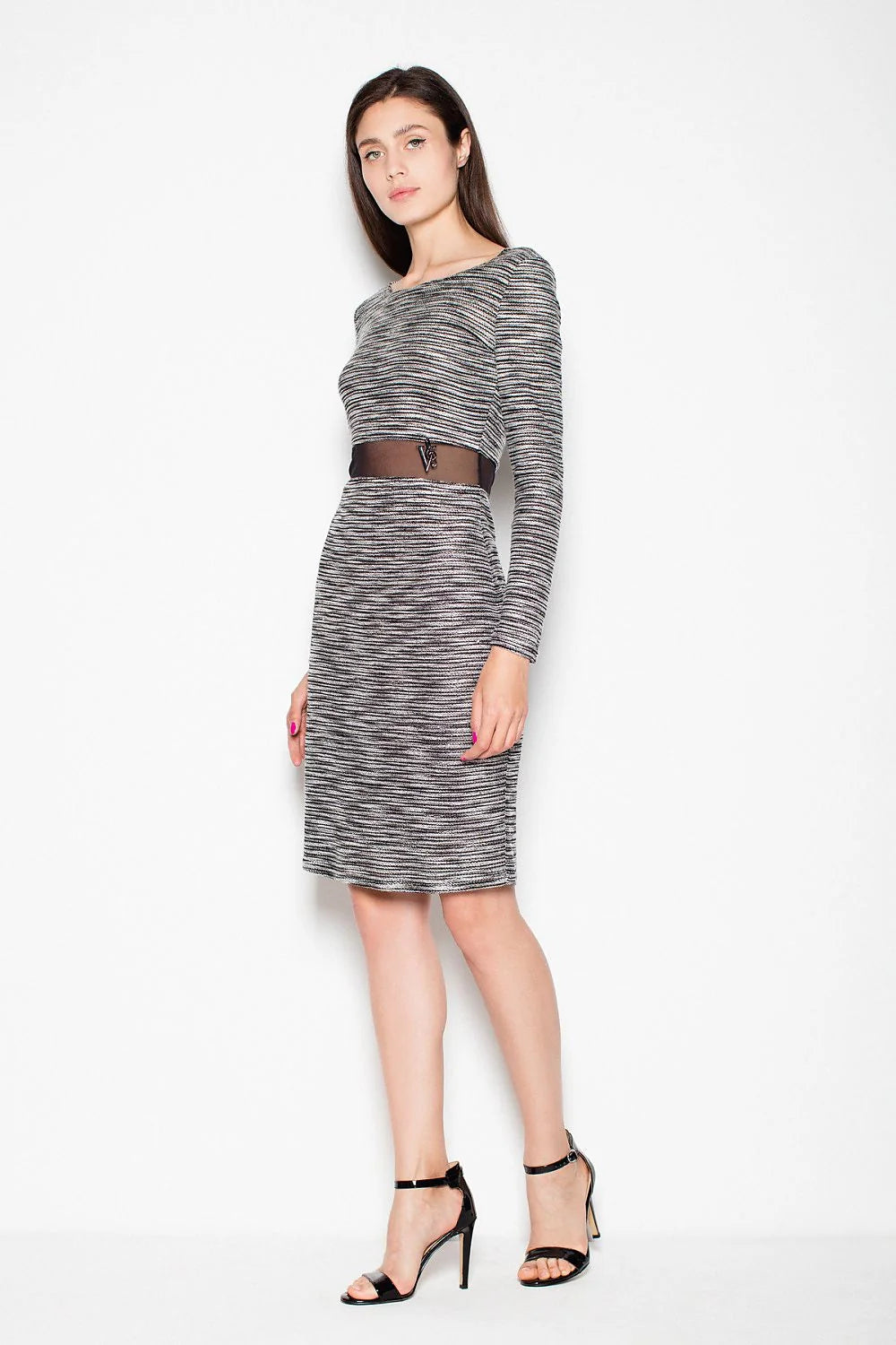 Robe chic tricotée moderne grise avec transparence élégante Venaton pour occasions spéciales et professionnelles