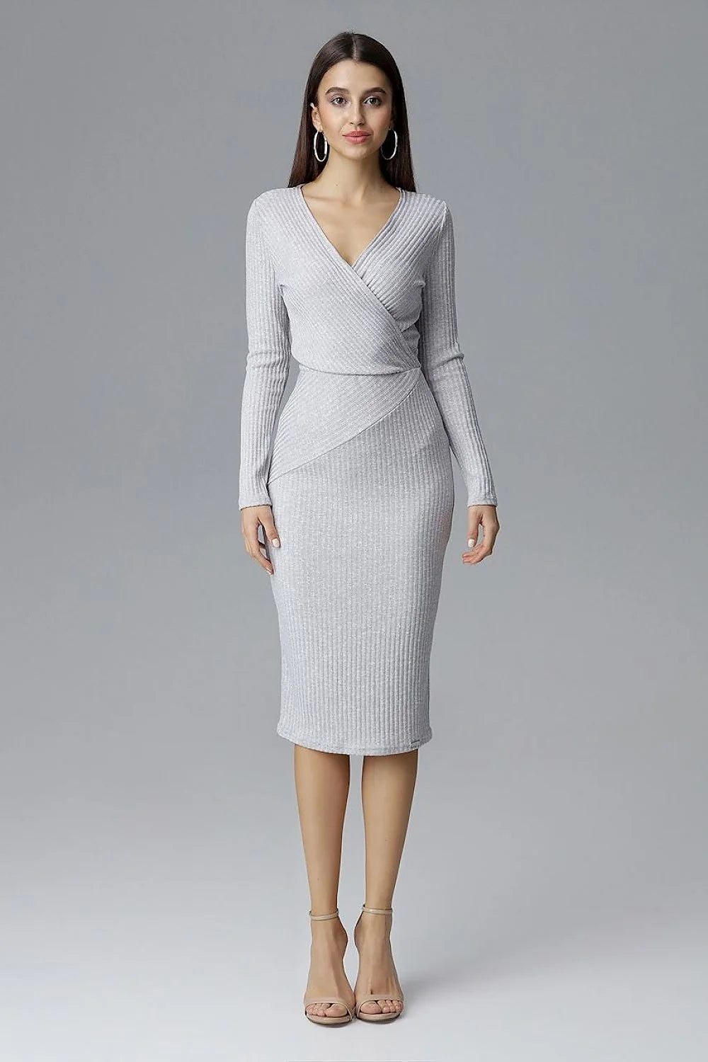 Robe cocktail chic satinée élégante, confort ultime pour soirées raffinées, allure féminine irrésistible