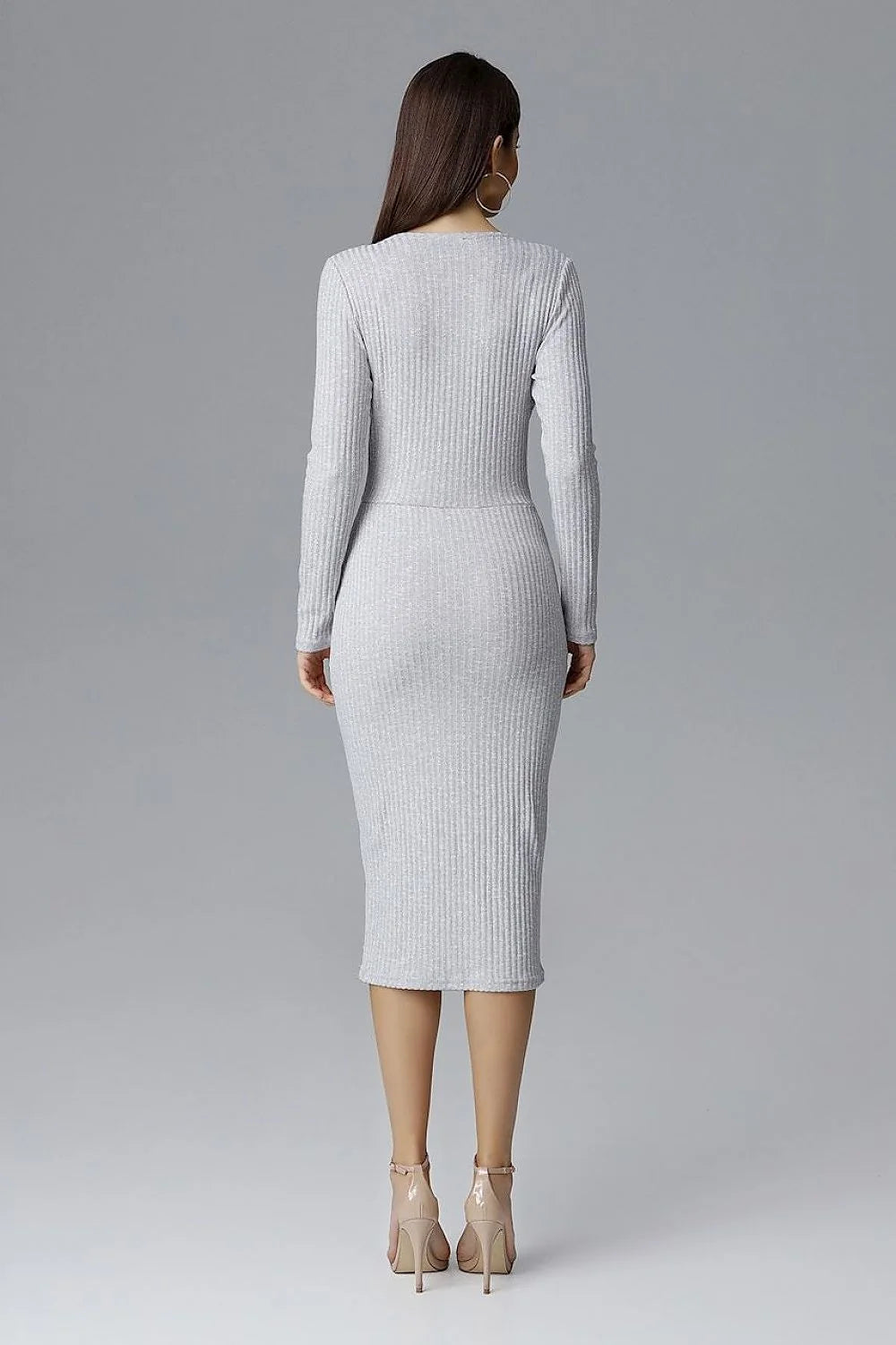 Robe cocktail chic satinée élégante, confort ultime pour soirées raffinées, allure féminine irrésistible