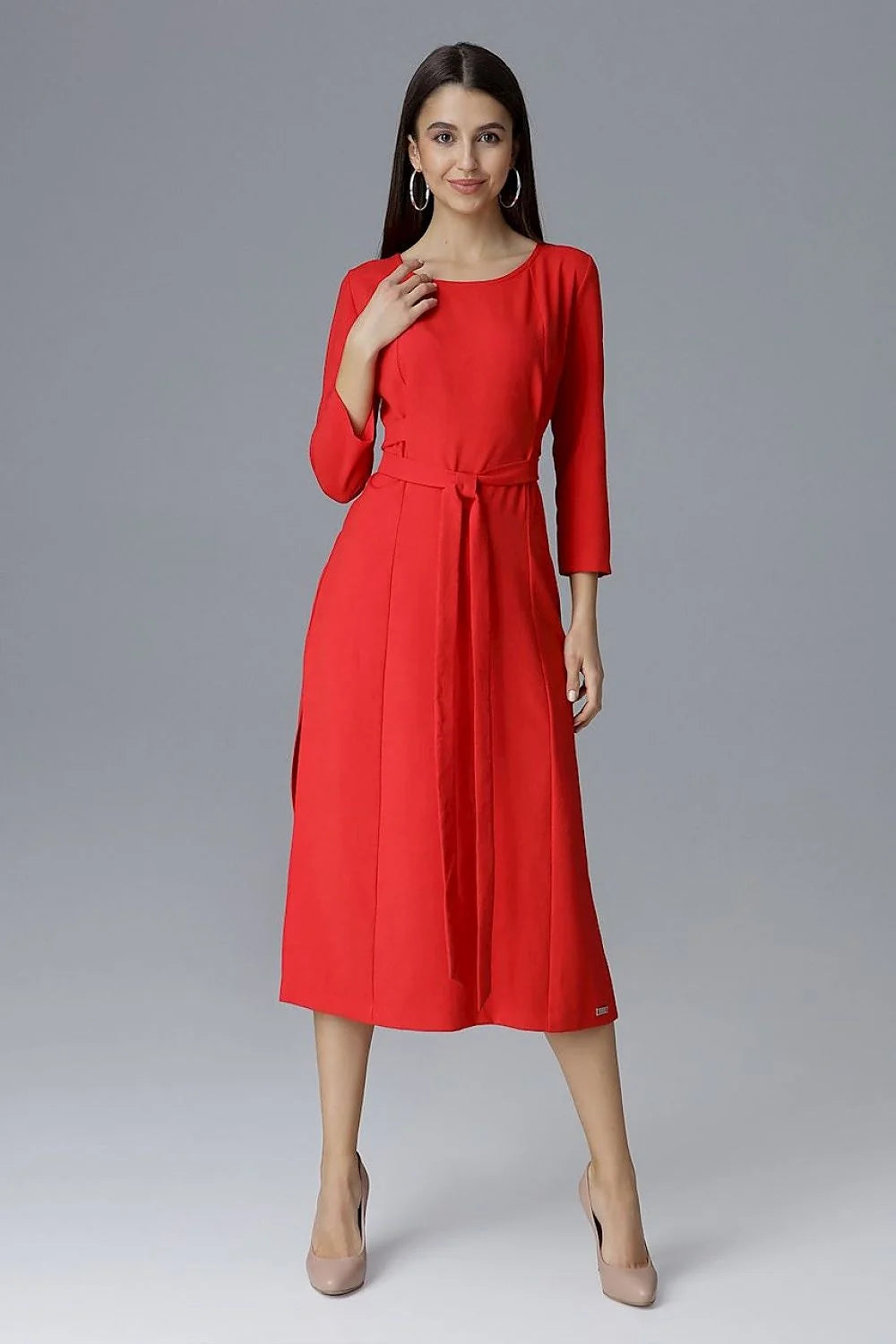 Robe cocktail coton bleu pâle élégante manches trois-quarts décontractée ajustée soirée chic silhouette raffinée