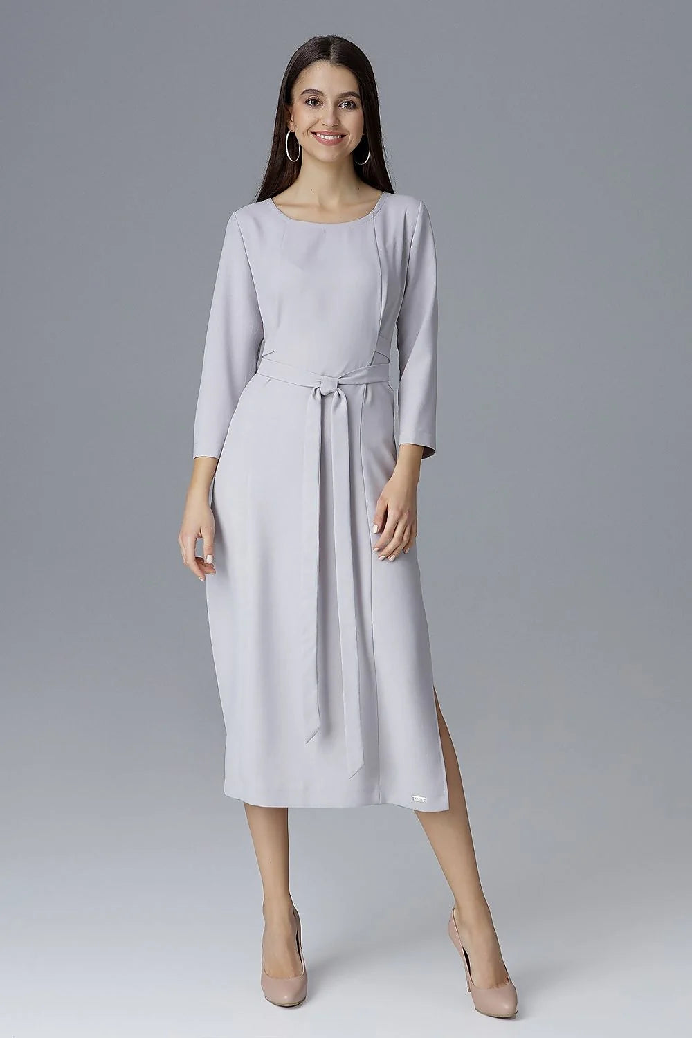 Robe cocktail coton bleu pâle élégante manches trois-quarts décontractée ajustée soirée chic silhouette raffinée