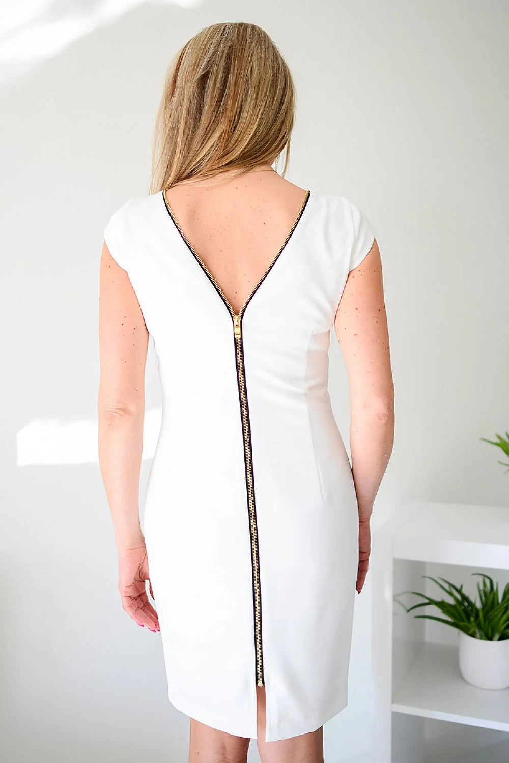 Robe Cocktail Coton Épurée Rose Pâle Élégante Ajustée pour Soirée Classique Féminine à Manches Courtes