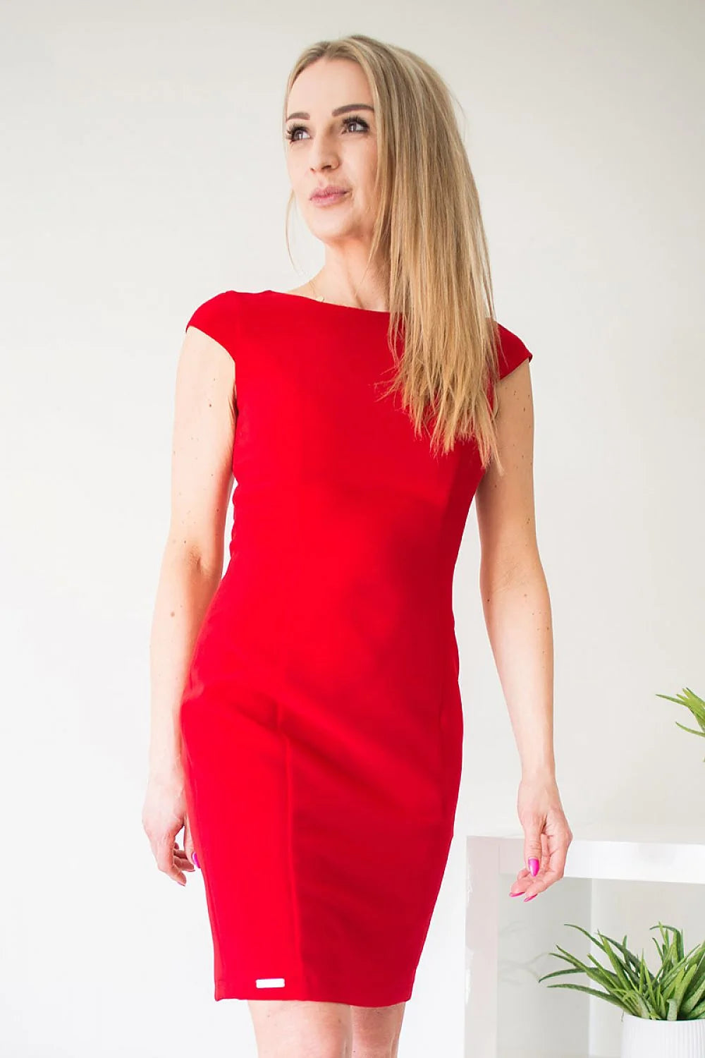 Robe Cocktail Coton Épurée Rose Pâle Élégante Ajustée pour Soirée Classique Féminine à Manches Courtes