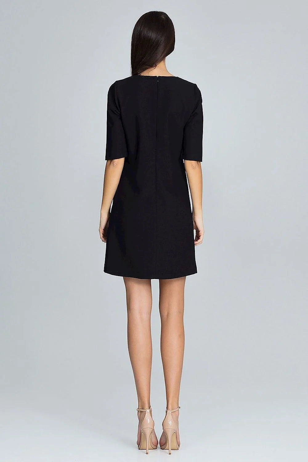 Robe cocktail en soie élégante et raffinée avec volants pour soirées spéciales femme moderne
