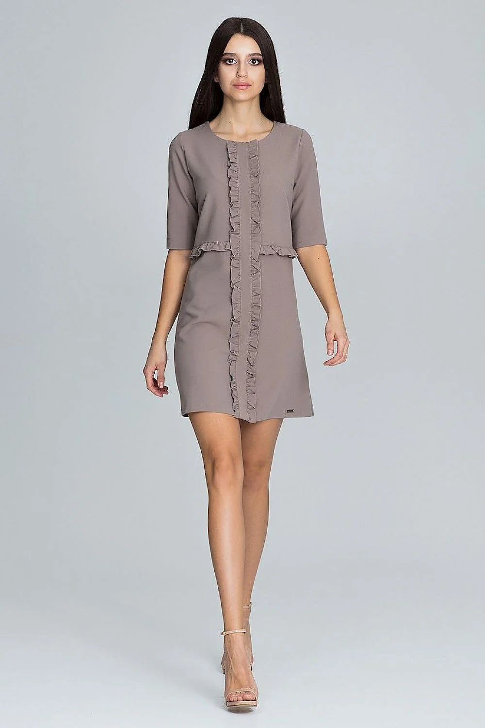 Robe cocktail en soie élégante et raffinée avec volants pour soirées spéciales femme moderne