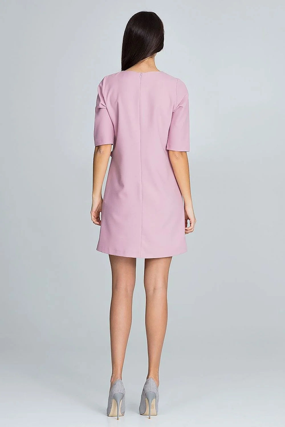 Robe cocktail en soie élégante et raffinée avec volants pour soirées spéciales femme moderne