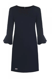 robe cocktail noire polyester crêpe mi longue droite ajustée silhouette galbée manches trois quarts évasées volants zippée dos élégante