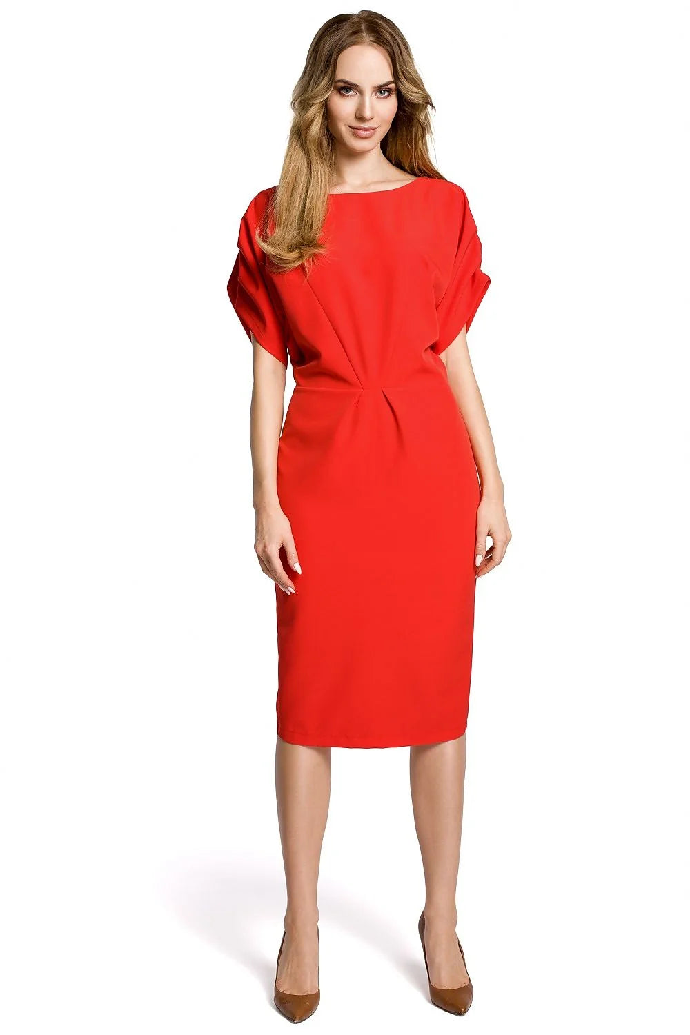 Robe cocktail satin élégante lignes épurées mariage soirée chic moderne allure intemporelle femme