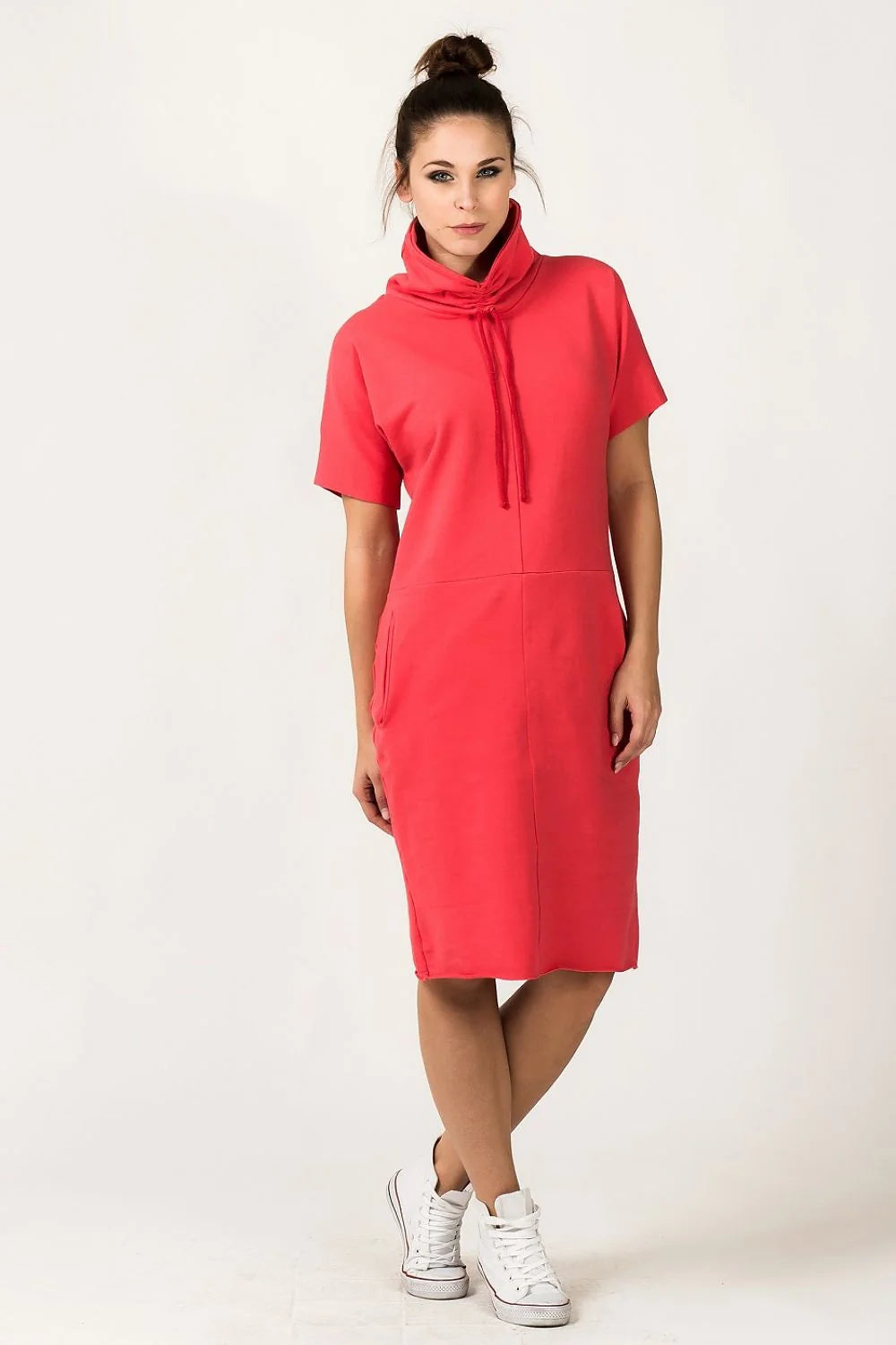 Robe confortable en coton rose vif col roulé manches courtes poches style décontracté quotidien