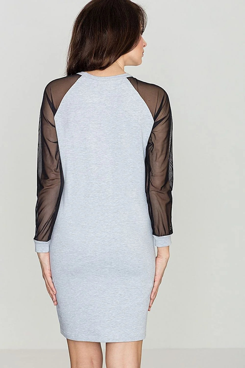 Robe courte en coton et tulle, style épuré, manches longues pour confort et élégance moderne