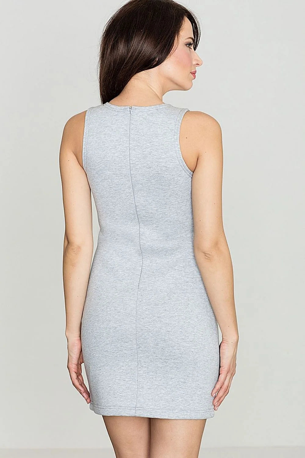 Robe courte en mousse Lenitif élégante et confortable pour soirées chic et sorties féminines