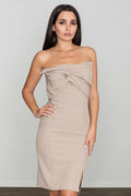 Robe de cocktail en polyester chic et ajustée avec fente beige pour soirées élégantes femmes