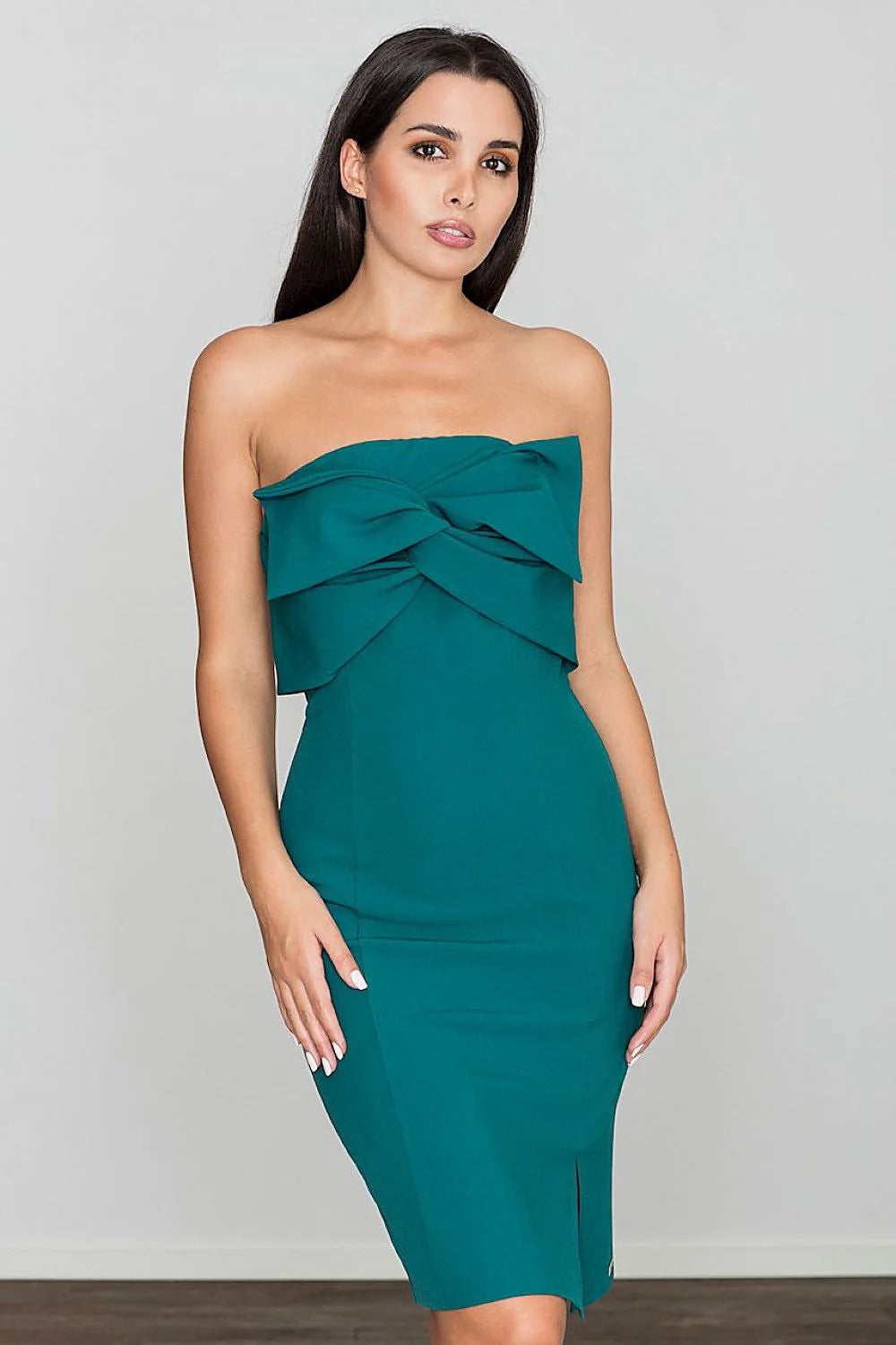 Robe de cocktail en polyester chic et ajustée avec fente beige pour soirées élégantes femmes