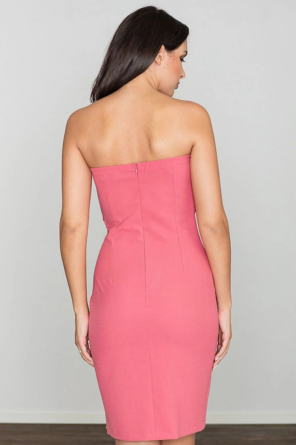 Robe de cocktail en polyester chic et ajustée avec fente beige pour soirées élégantes femmes