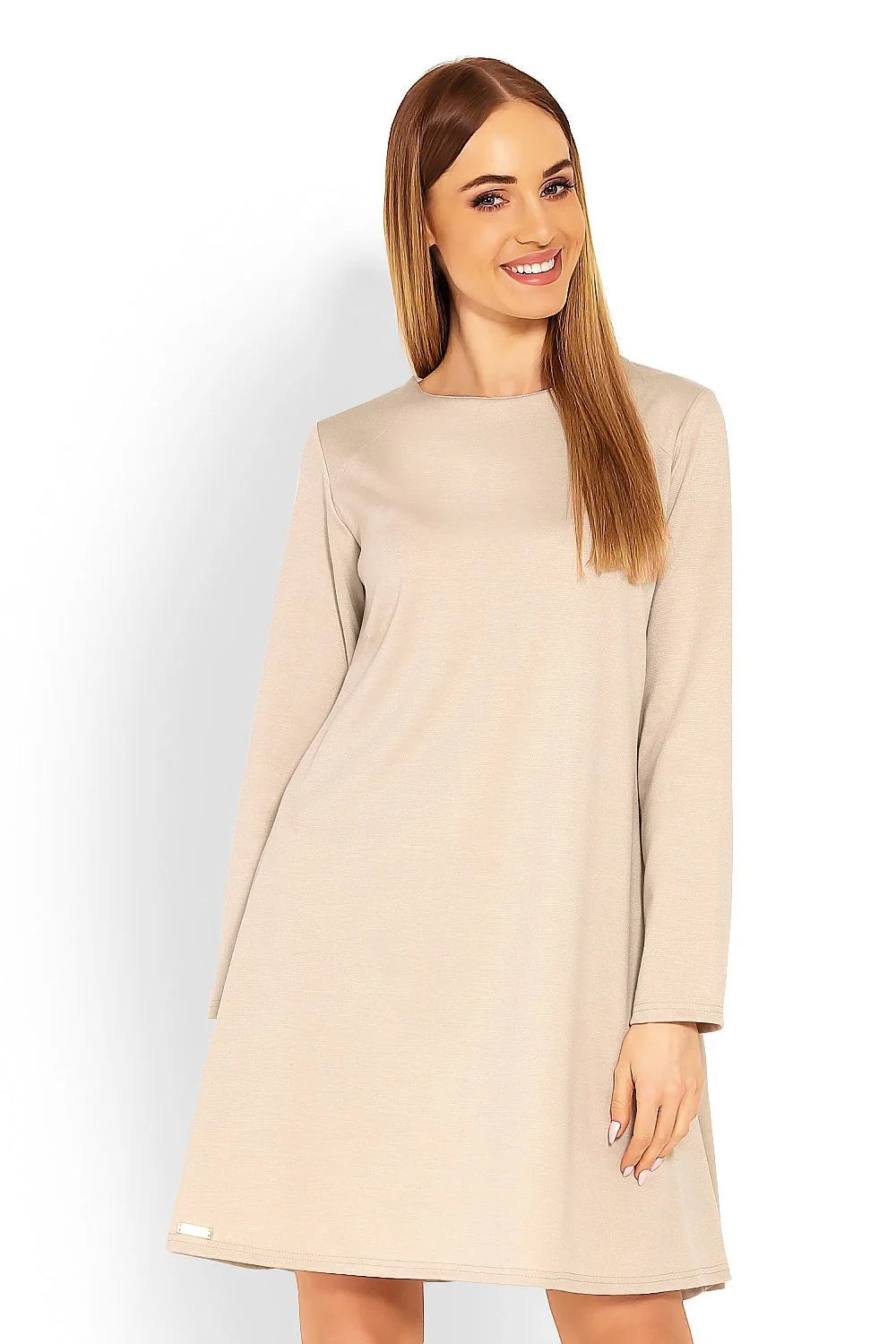 Robe de détente en coton beige style minimaliste confortable manches longues pour journées décontractées maison