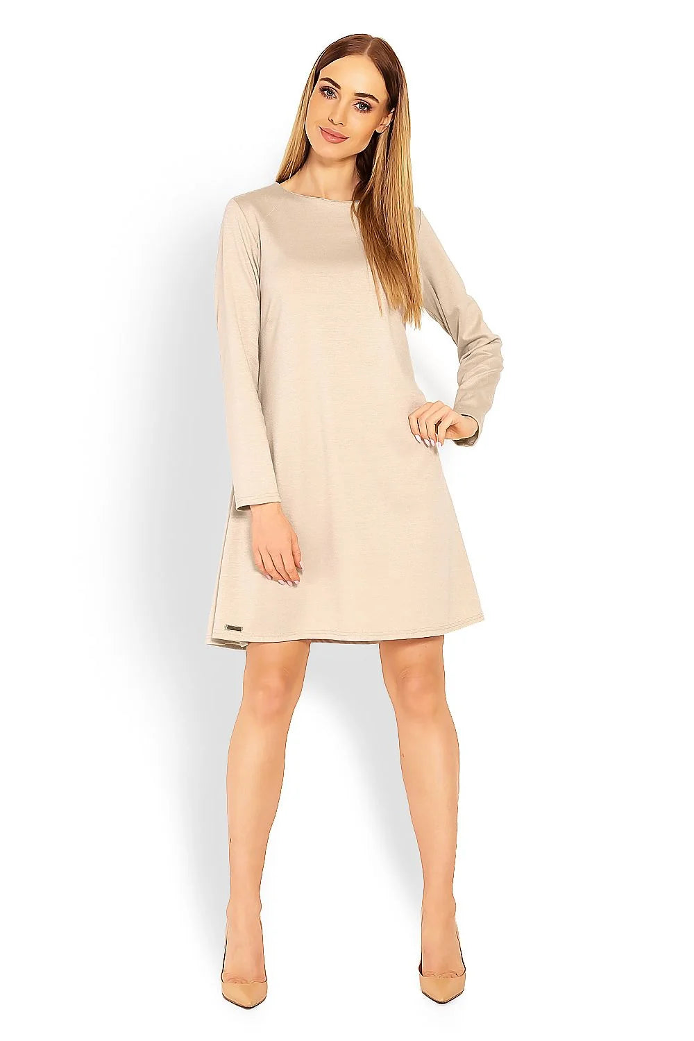 Robe de détente en coton beige style minimaliste confortable manches longues pour journées décontractées maison