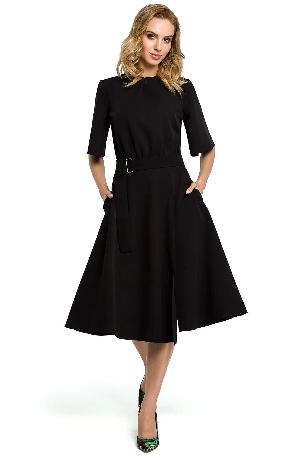 Robe de jour en coton élégant moderne confort silhouette flatteuse féminine pour sorties diurnes nocturnes