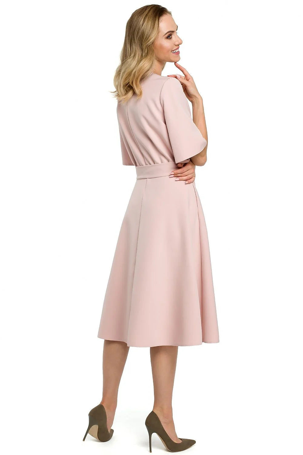 Robe de jour en coton élégant moderne confort silhouette flatteuse féminine pour sorties diurnes nocturnes