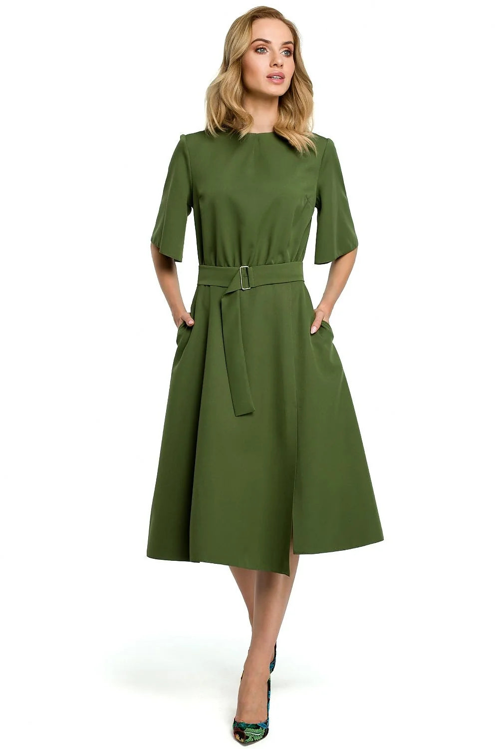 Robe de jour en coton élégant moderne confort silhouette flatteuse féminine pour sorties diurnes nocturnes