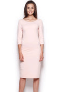 Robe de jour en coton élégante et confortable pour silhouette féminine raffinée au bureau et occasions
