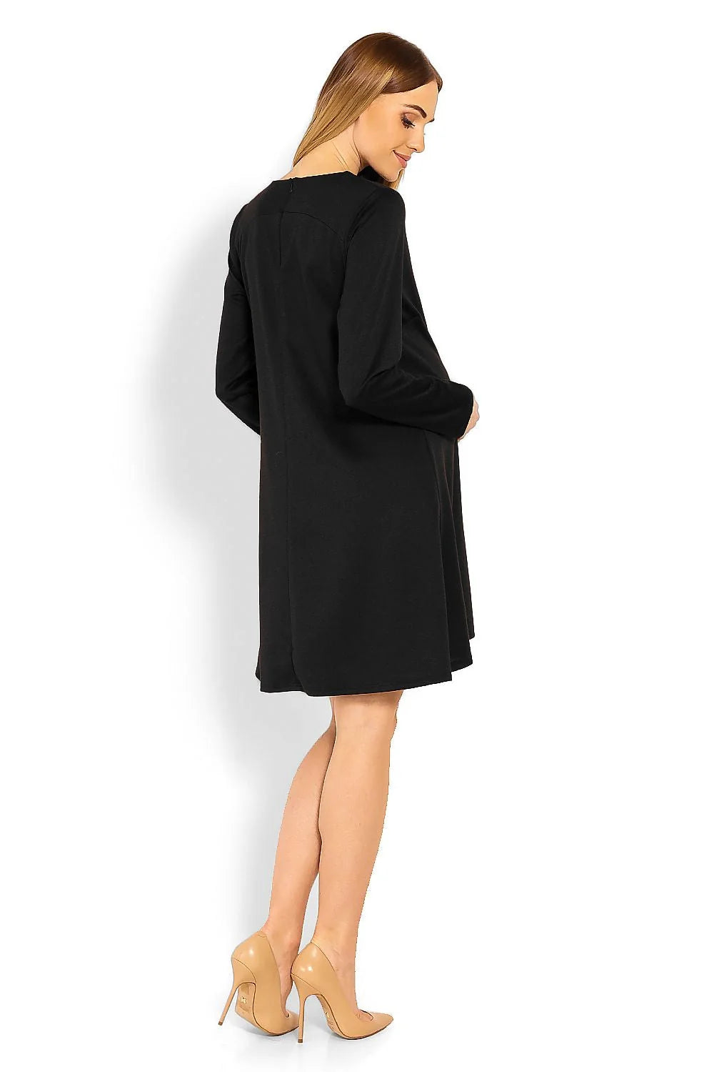 Robe de maternité en coton beige élégante et confortable pour futures mamans à la mode