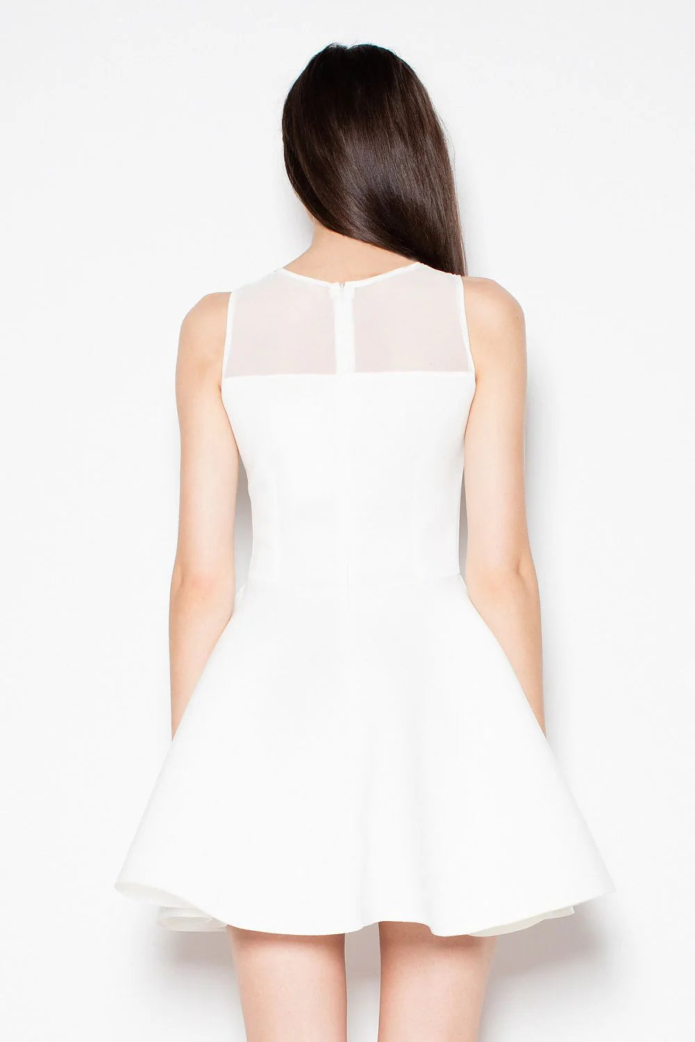 Robe de soirée blanche en polyester élégante fit and flare pour événements spéciaux raffinés