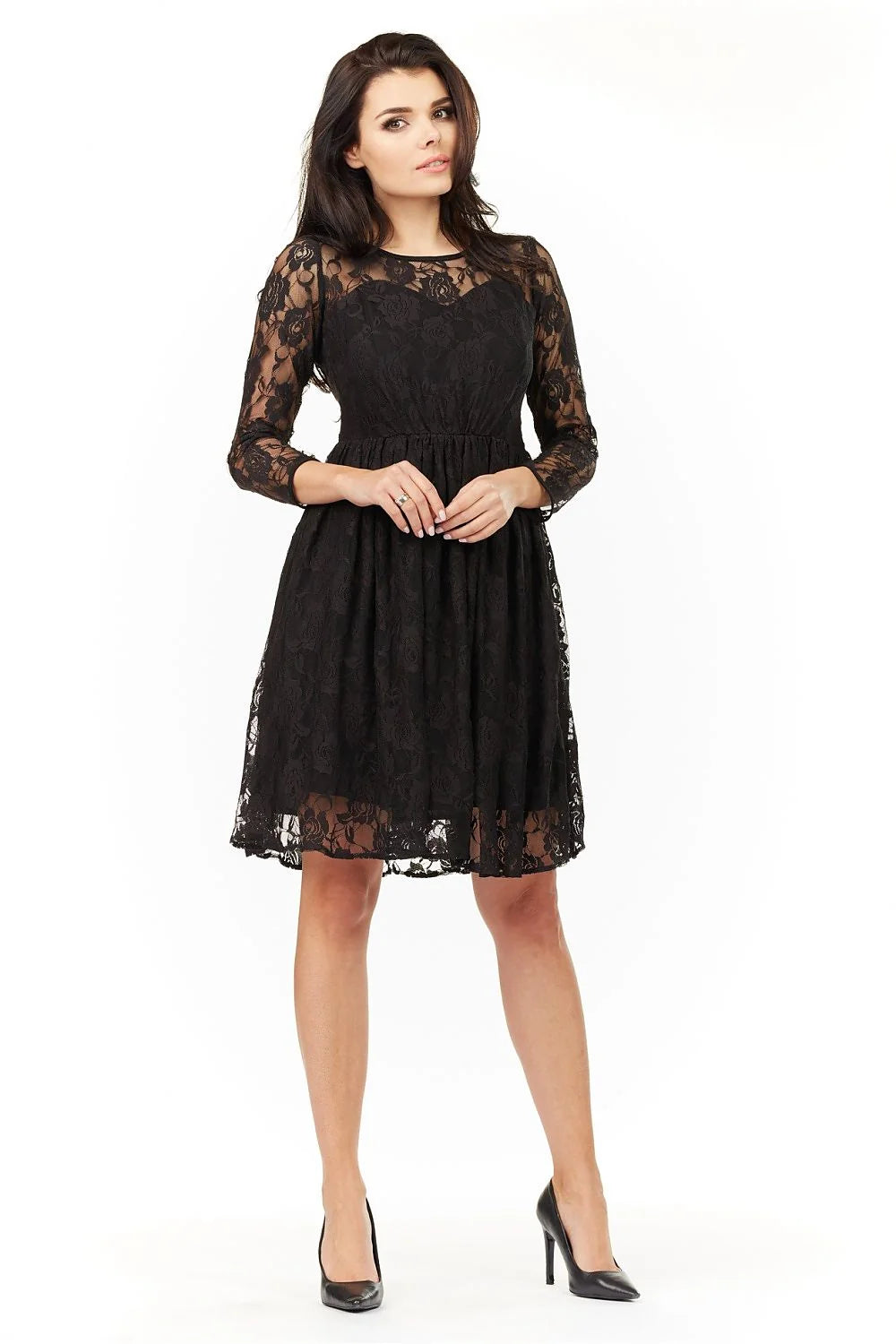 Robe de soirée dentelle noire élégante romantique manches longues transparence chic pour femmes modernes