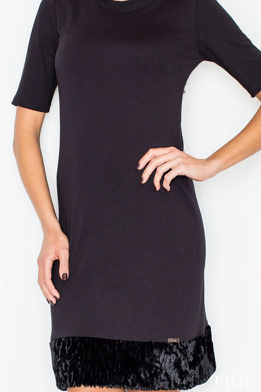 Robe droite chic en velours, élégante et blanche, manches courtes, idéale pour événements habillés