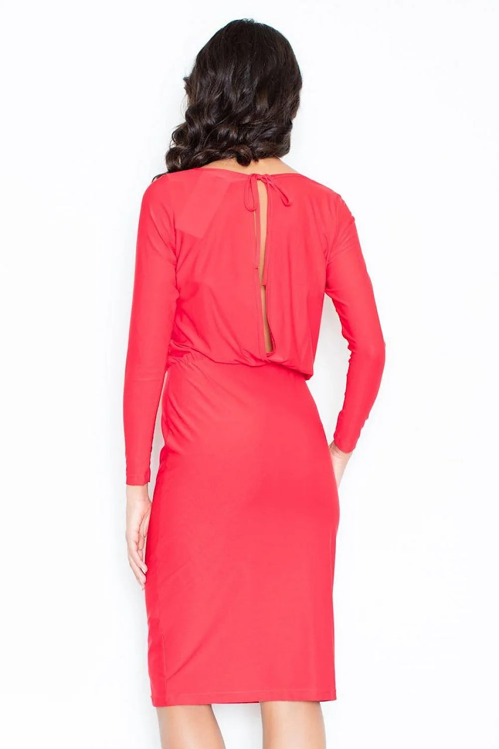 Robe élégante beige en tissu stretch manches longues style classique pour journée chic femme