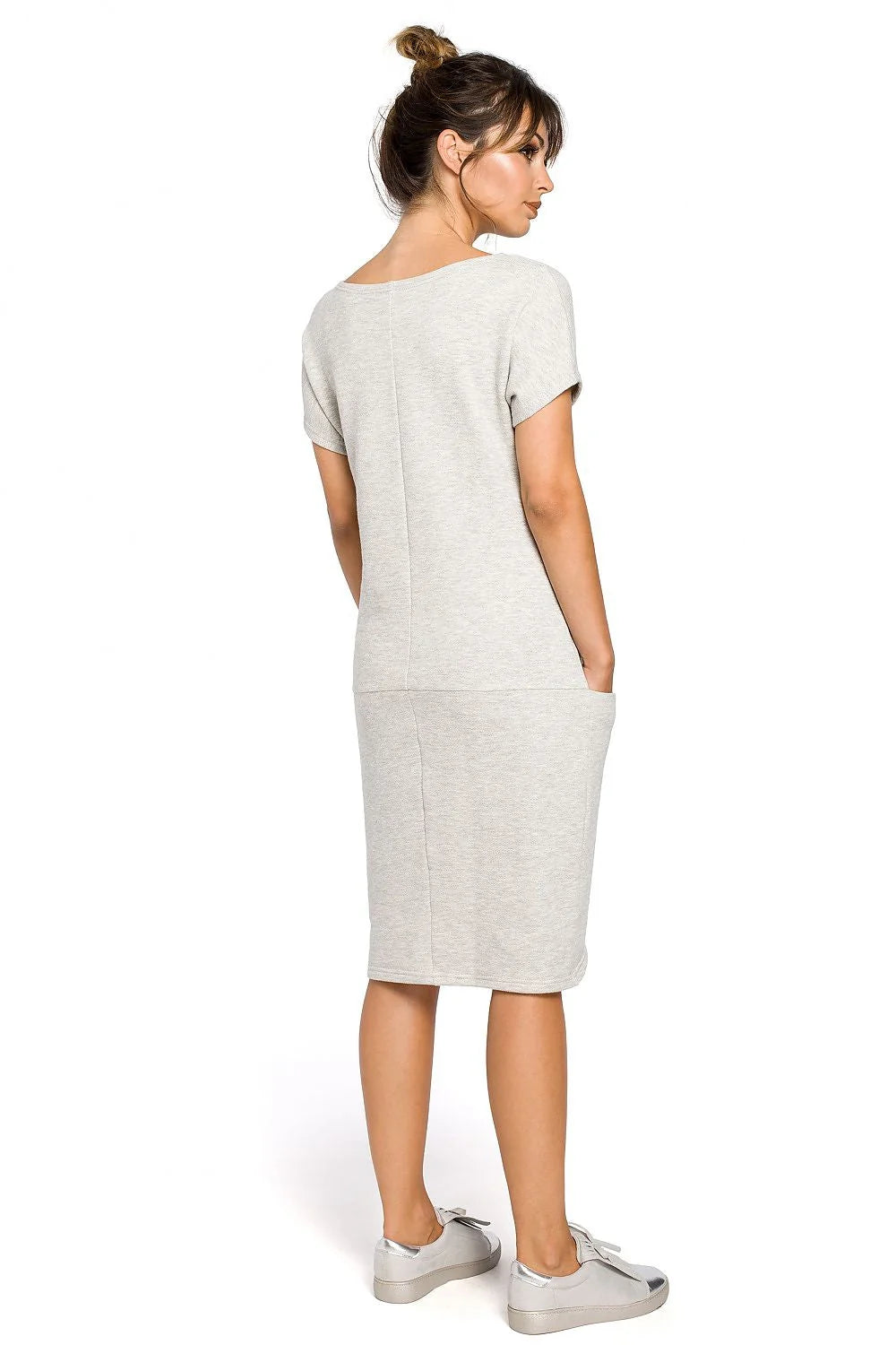 Robe élégante en coton cintrée BeWear style chic et décontracté pour toutes les occasions quotidiennes