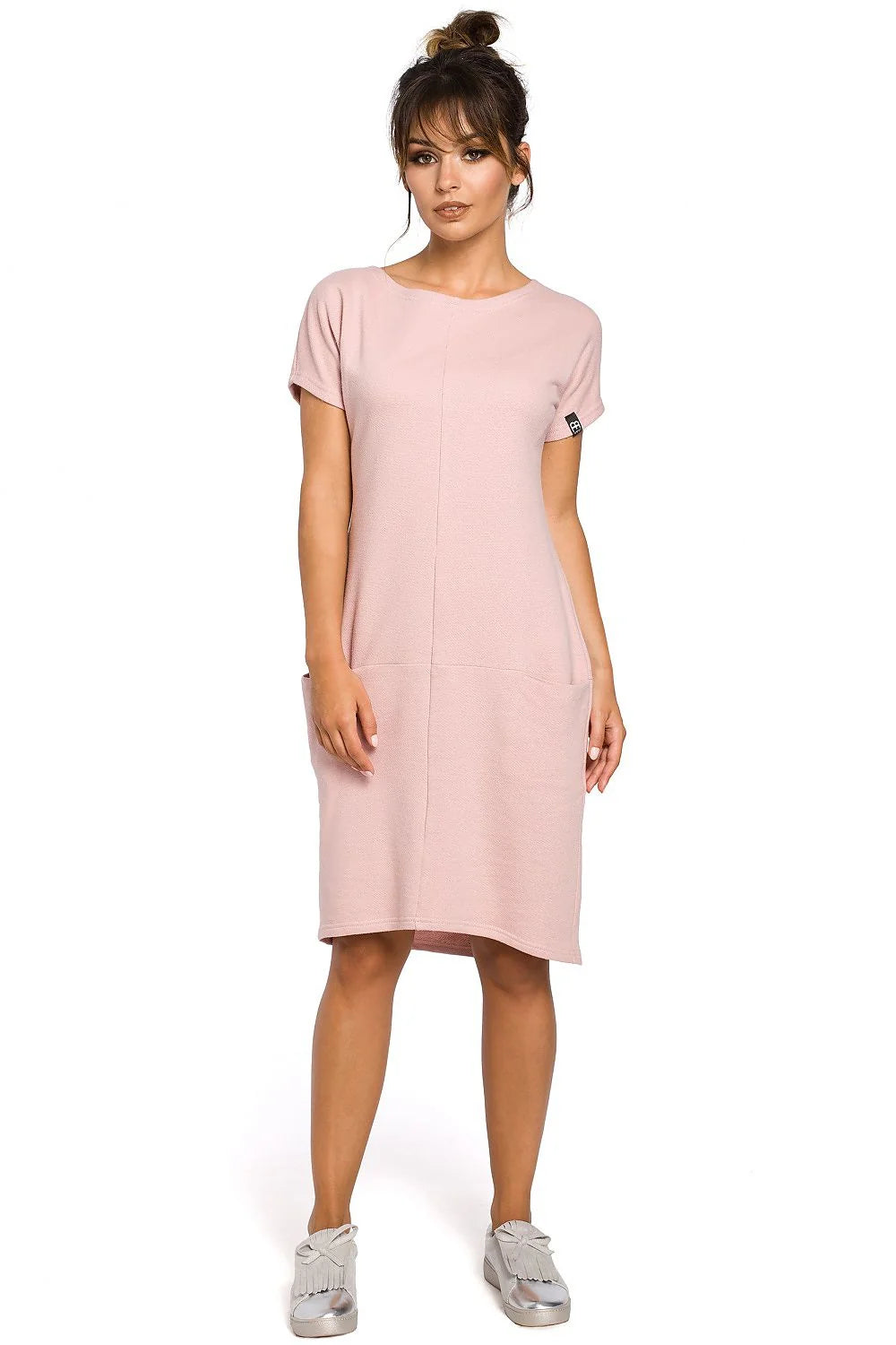 Robe élégante en coton cintrée BeWear style chic et décontracté pour toutes les occasions quotidiennes