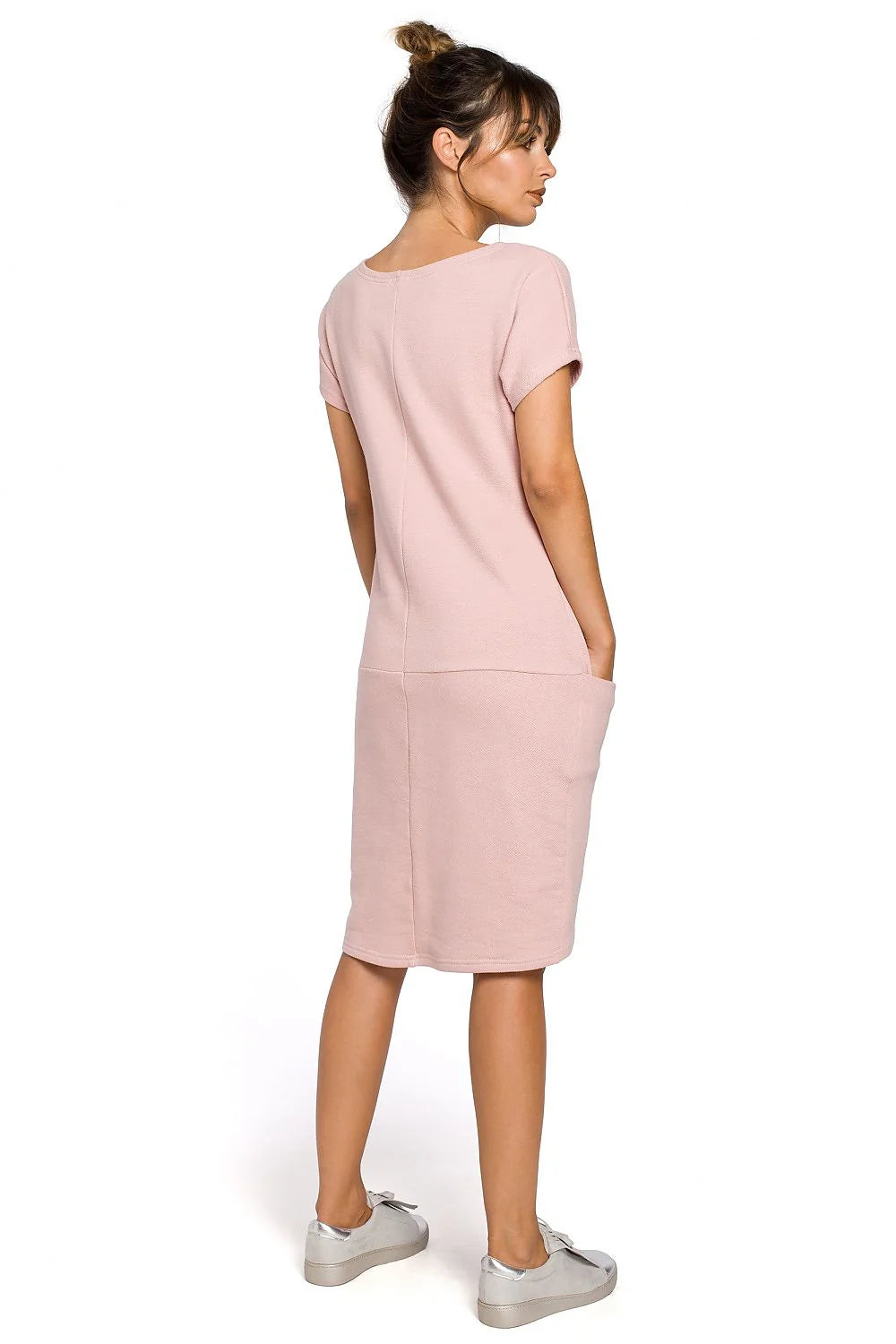Robe élégante en coton cintrée BeWear style chic et décontracté pour toutes les occasions quotidiennes