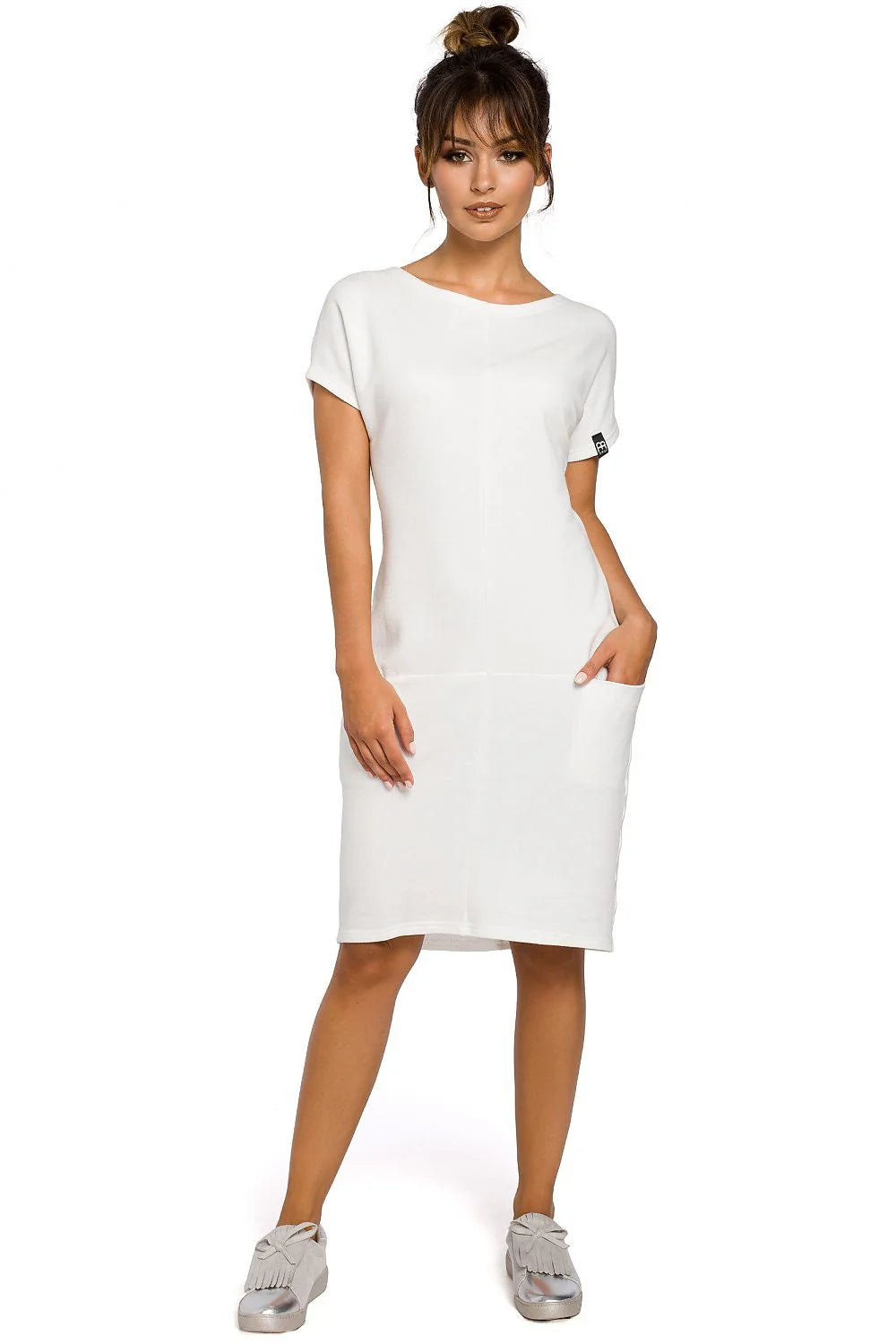 Robe élégante en coton cintrée BeWear style chic et décontracté pour toutes les occasions quotidiennes