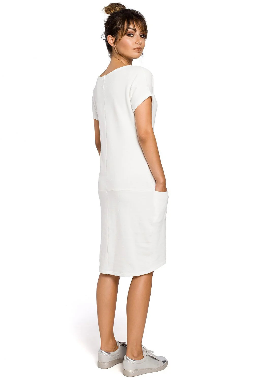 Robe élégante en coton cintrée BeWear style chic et décontracté pour toutes les occasions quotidiennes