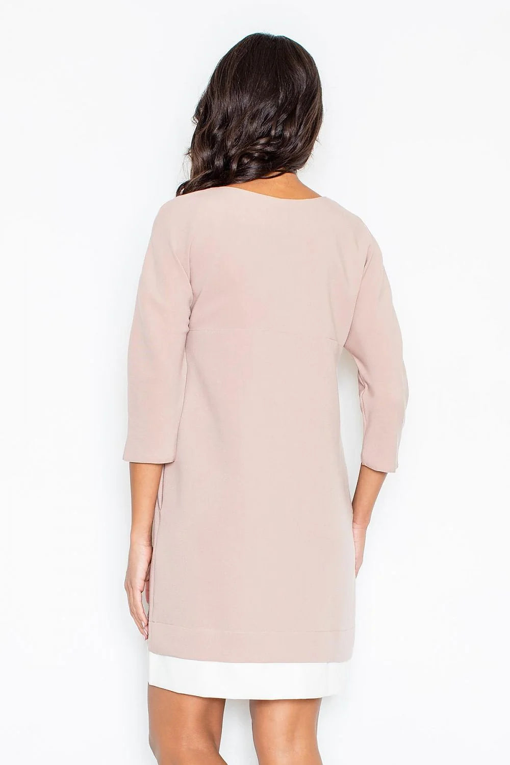 Robe élégante en coton gris clair col V manches trois-quarts style minimaliste confort quotidien
