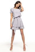 Robe élégante en tissu léger gris pâle avec ceinture, style moderne et décontracté pour femmes