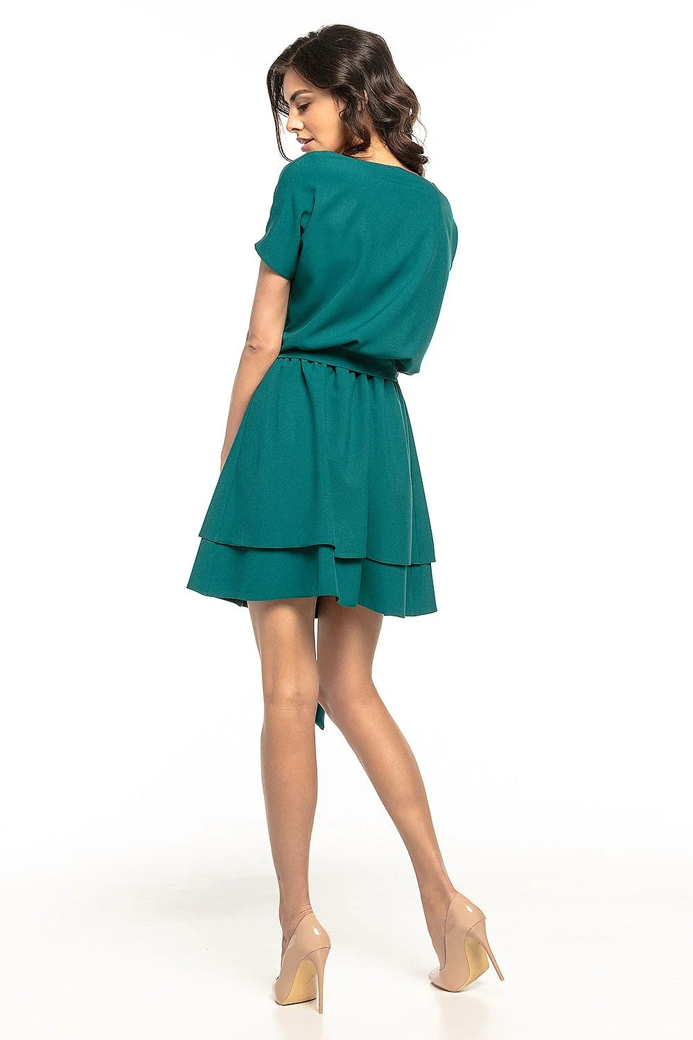 Robe élégante en tissu léger gris pâle avec ceinture, style moderne et décontracté pour femmes
