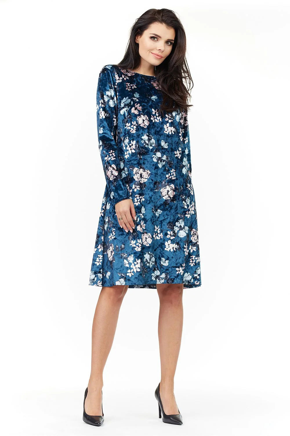 Robe élégante en velours à carreaux, manches longues, style chic pour femme moderne et active
