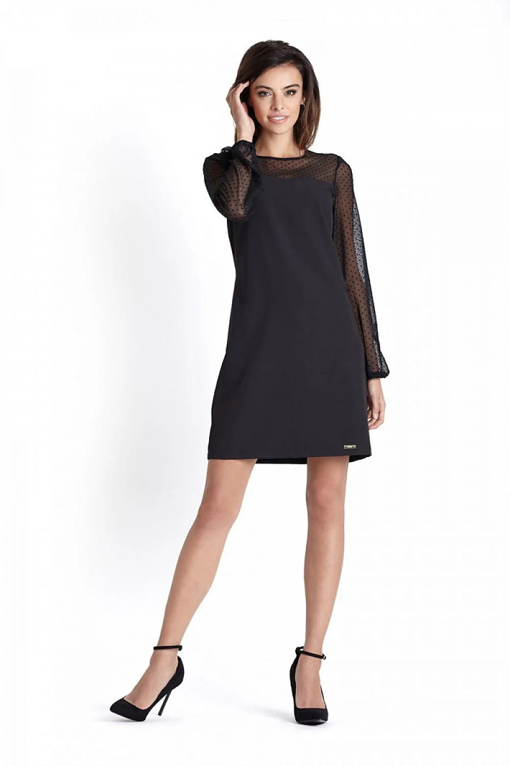 Robe élégante noire en tulle transparent manches longues moderne chic pour soirées événementielles féminines