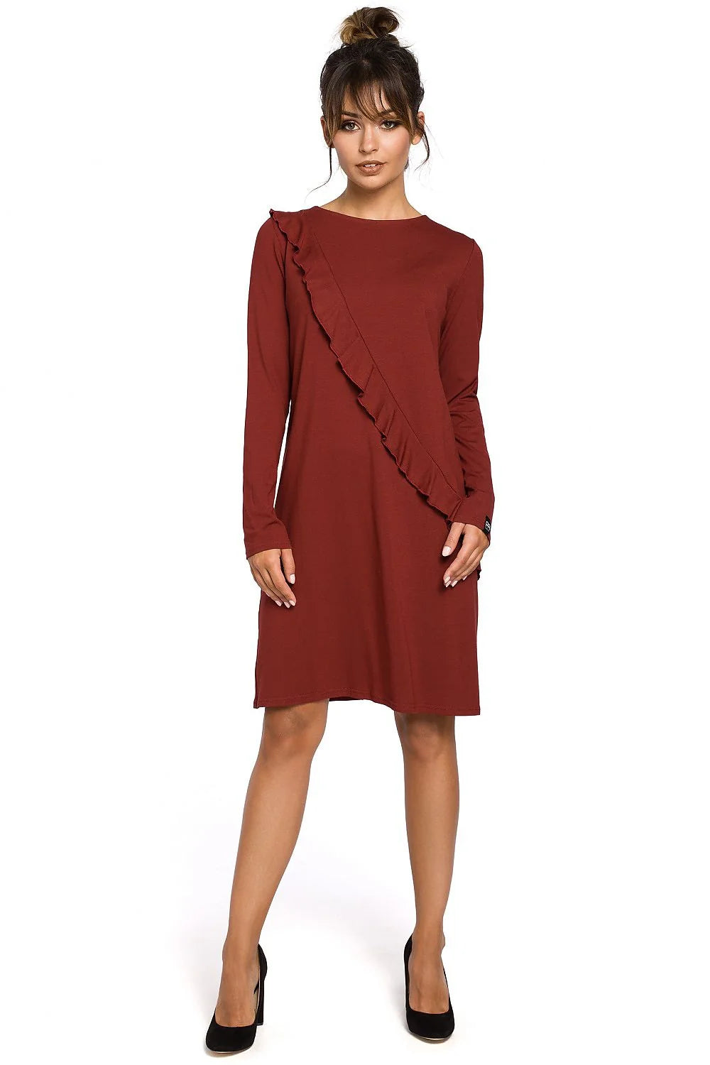 Robe en coton bordeaux élégante à volant pour un style décontracté et confortable au quotidien