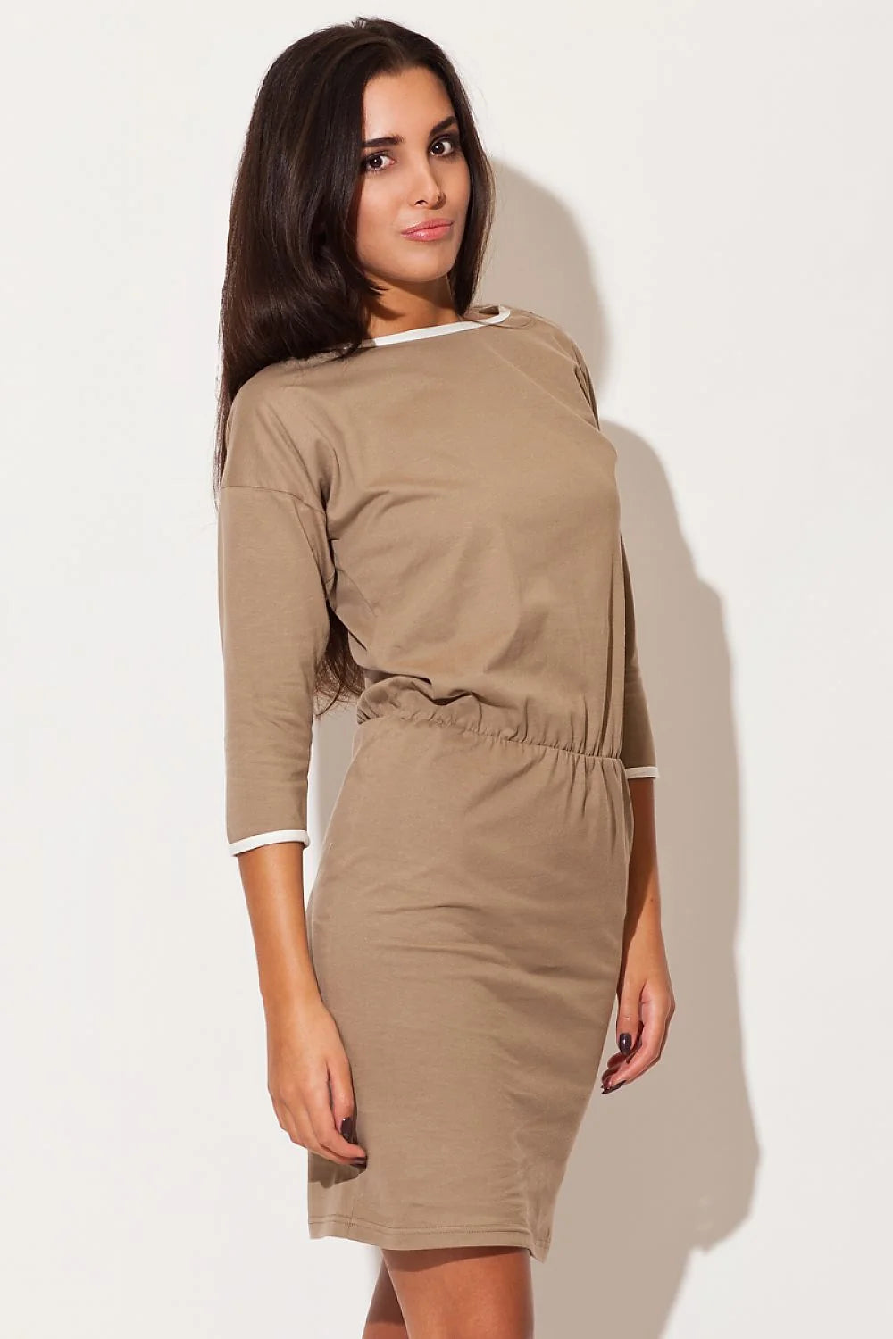 Robe en coton grise décontractée avec manches trois-quarts pour un style quotidien moderne féminin