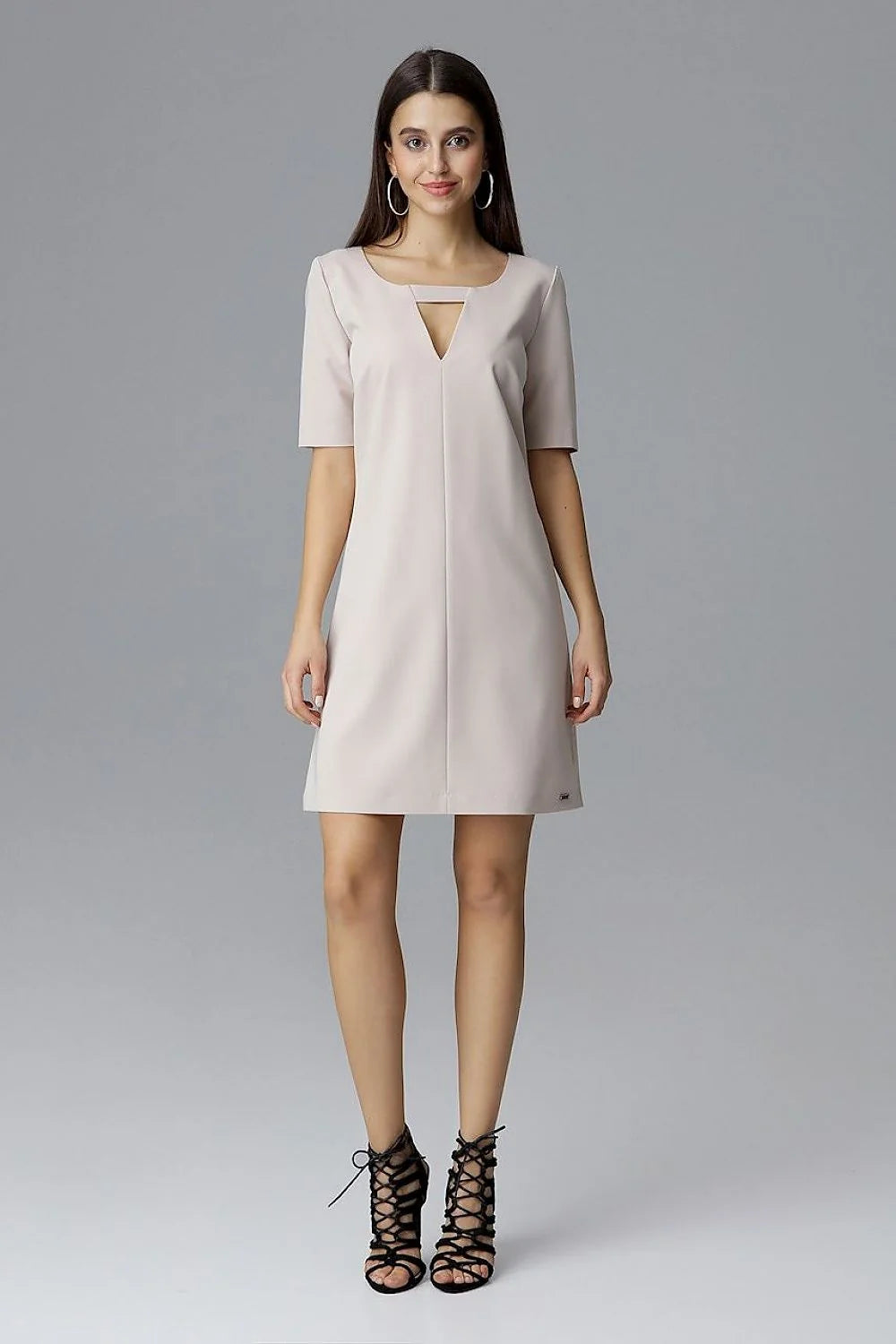 Robe en coton jaune moderne élégante à manches courtes pour femme avec découpe col chic