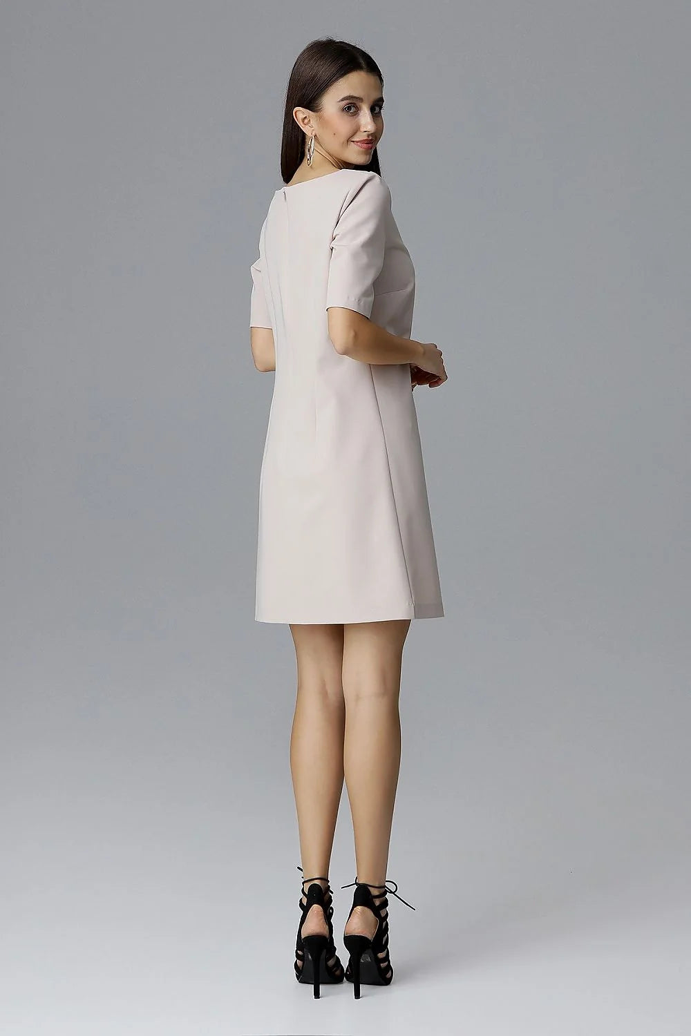 Robe en coton jaune moderne élégante à manches courtes pour femme avec découpe col chic