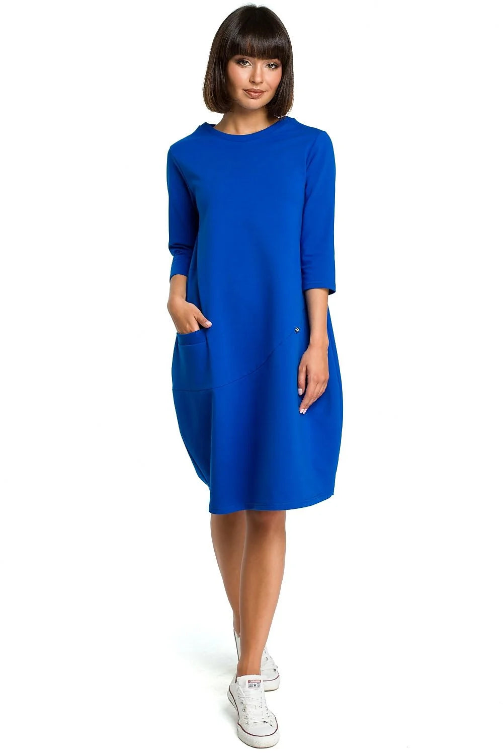 Robe en coton noir décontractée et élégante pour un confort quotidien et style moderne chic