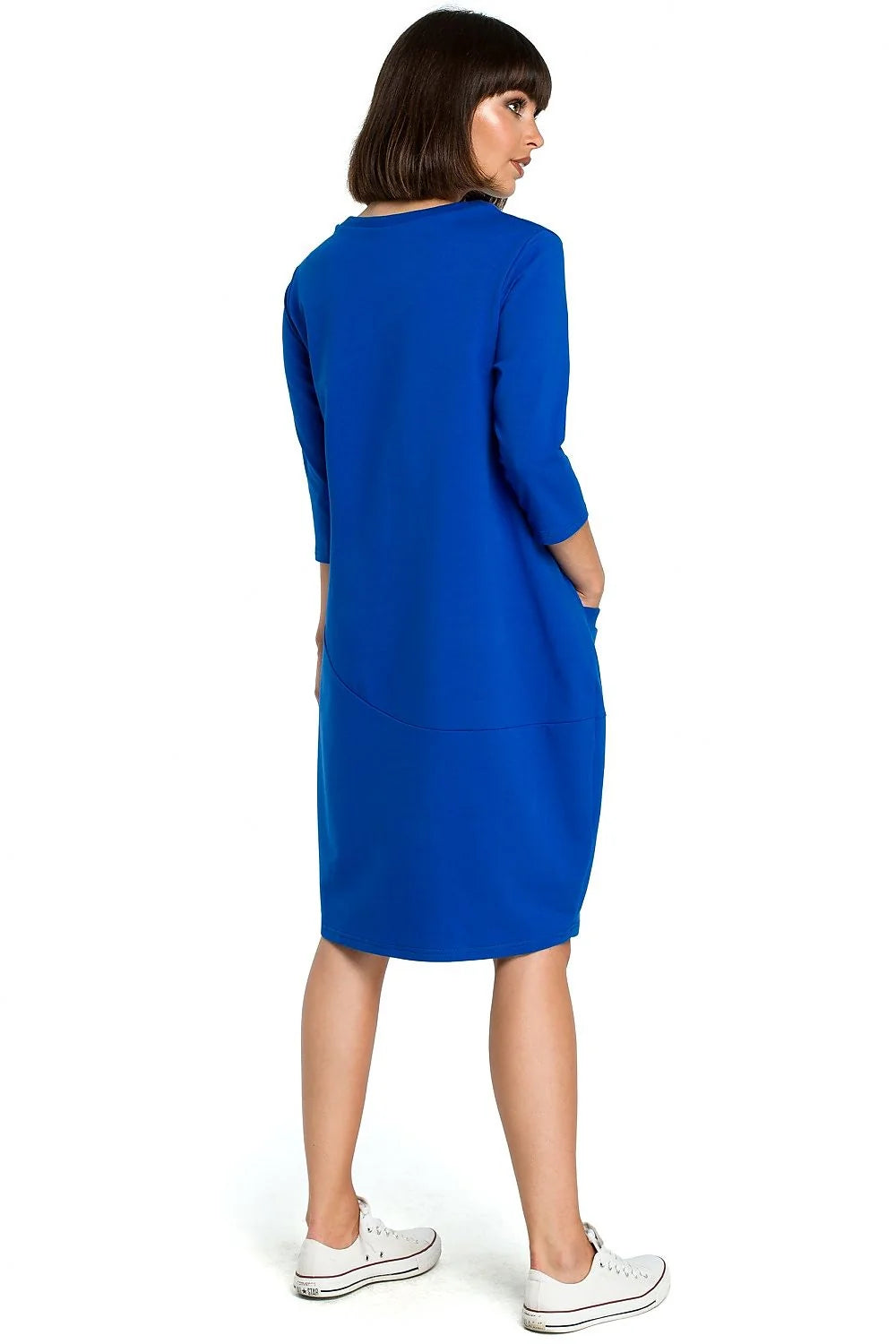 Robe en coton noir décontractée et élégante pour un confort quotidien et style moderne chic