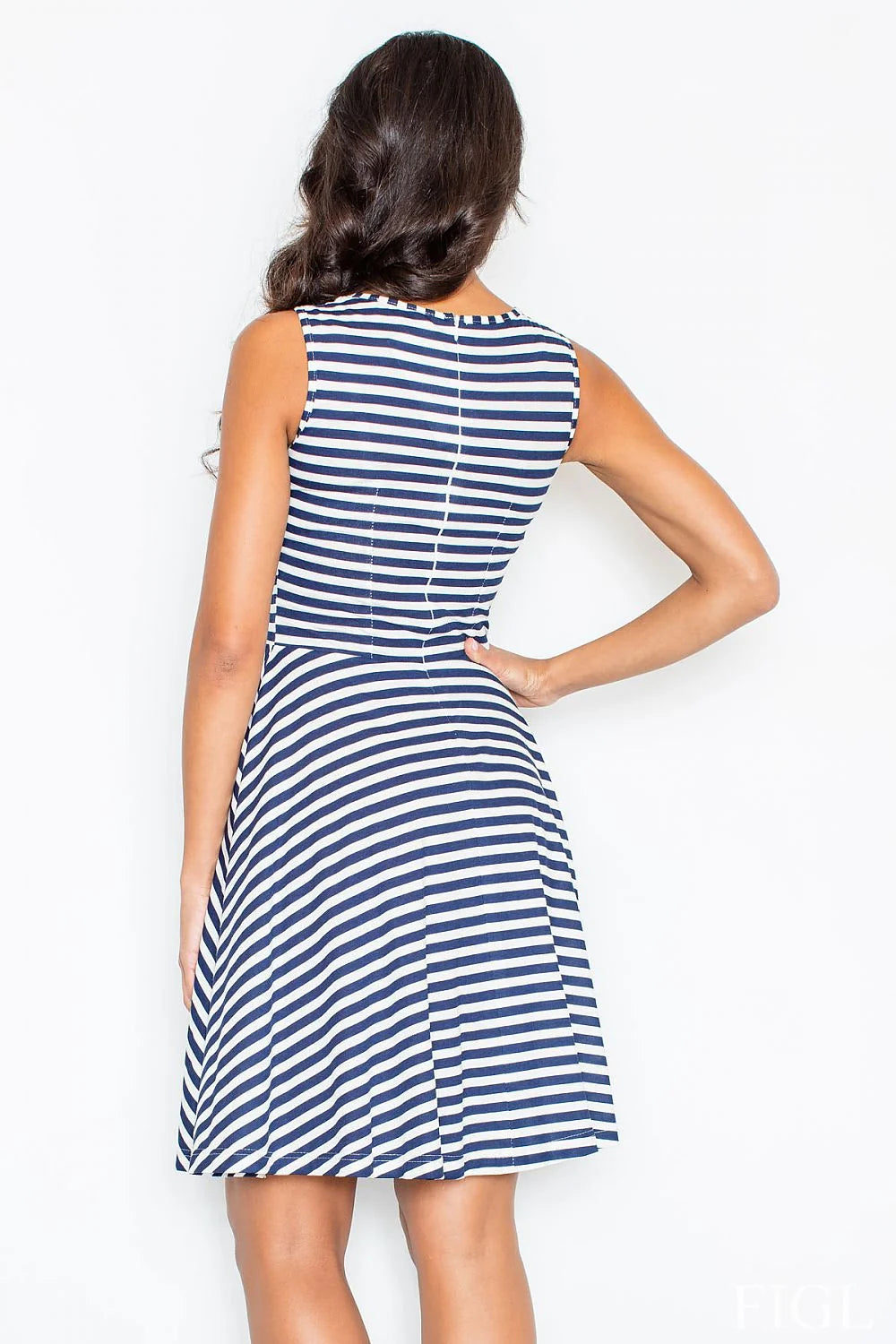 Robe en coton rayée Figl élégante et confortable pour sorties estivales décontractées et stylées