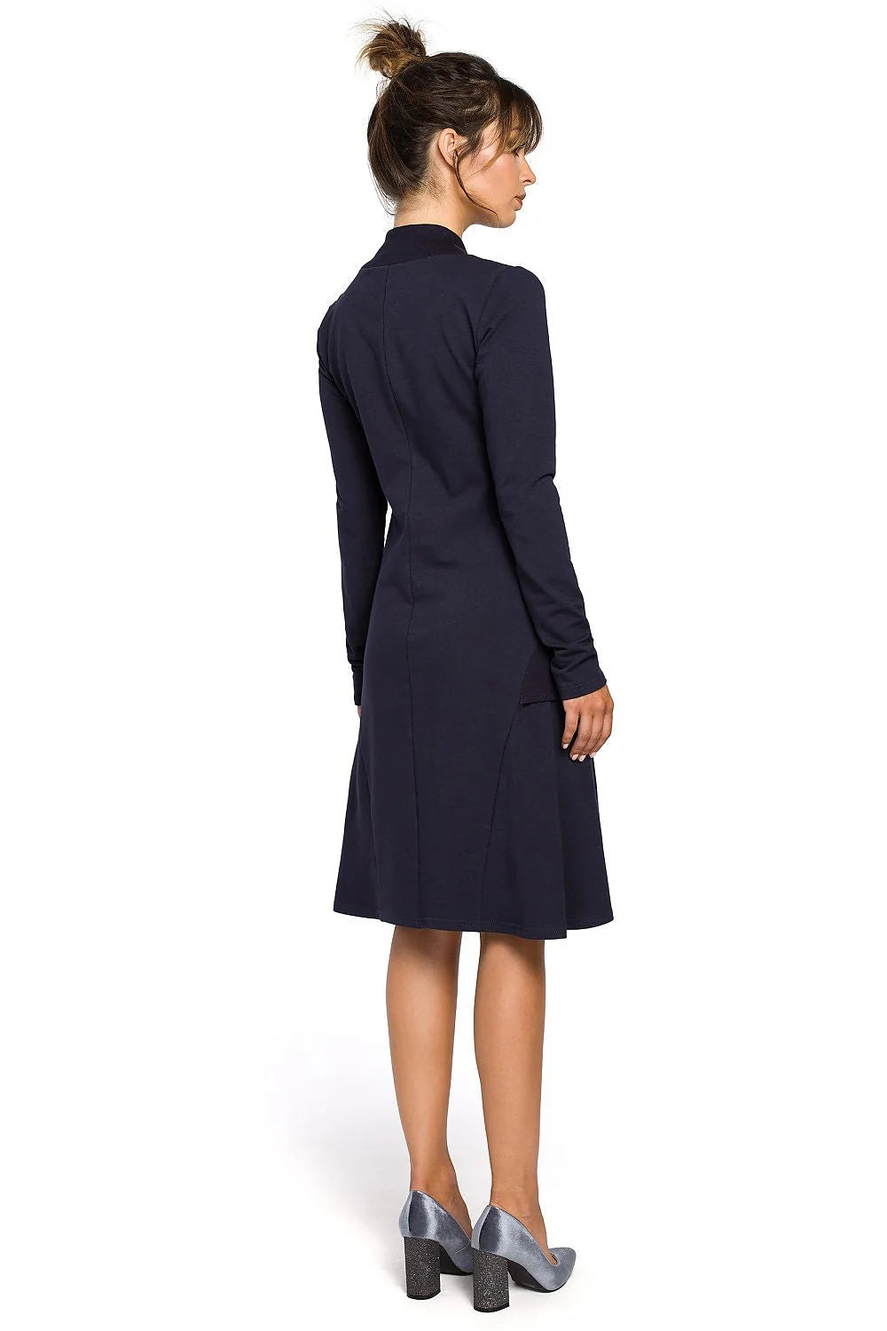 Robe en coton rouge style casual manches longues coupe évasée élégante pour femmes modernes automne